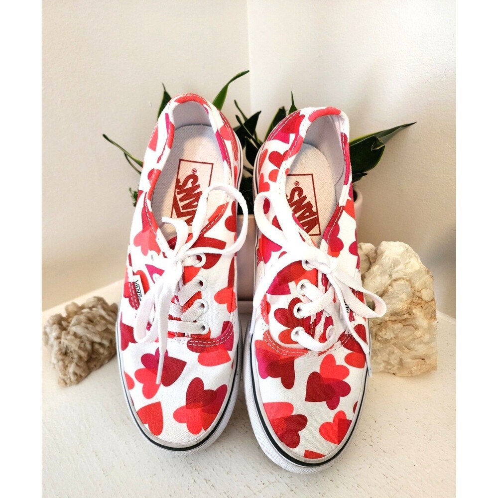Van's Heart Themed Sneakers - New - Men's size - 4 US and Woman's 5.5 US